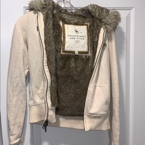 🎉fur lined zip up a&f hoodie🎉